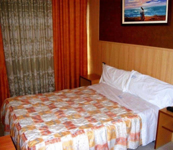 Pension Venecia Salou Exteriör bild